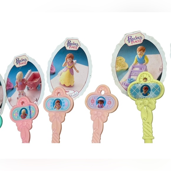 Vintage Fisher Price Precious Places Toy Lot: Houses, Figures, Accessories - Picture 14 of 15